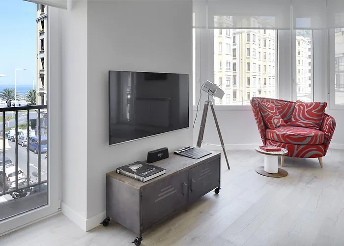 Zurriola Zinema Apartment by FeelFree Rentals